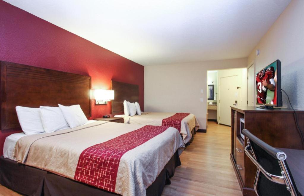 Evergreen Inn & Suites Portland (Adults Only) Dış mekan fotoğraf