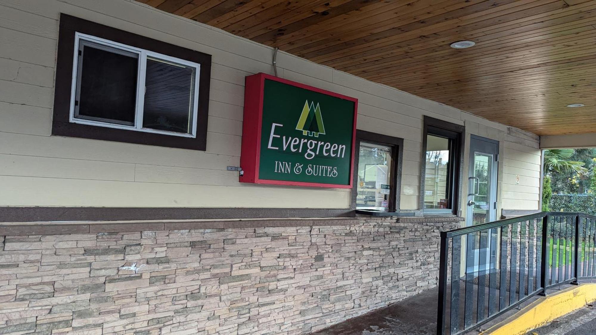 Evergreen Inn & Suites Portland (Adults Only) Dış mekan fotoğraf